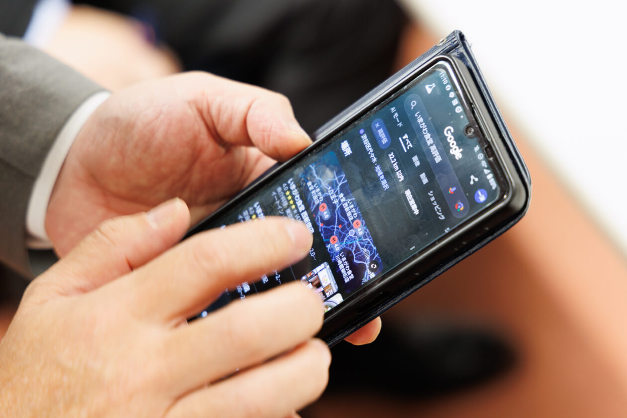 「いまがわ食堂」の開発時を語り合っている写真